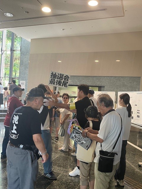 野球部　抽選会整列対応中